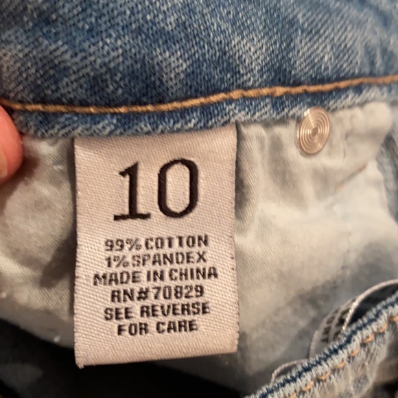 Juniors Almost Famous jean shorts size 10 - Picture 7 of 7